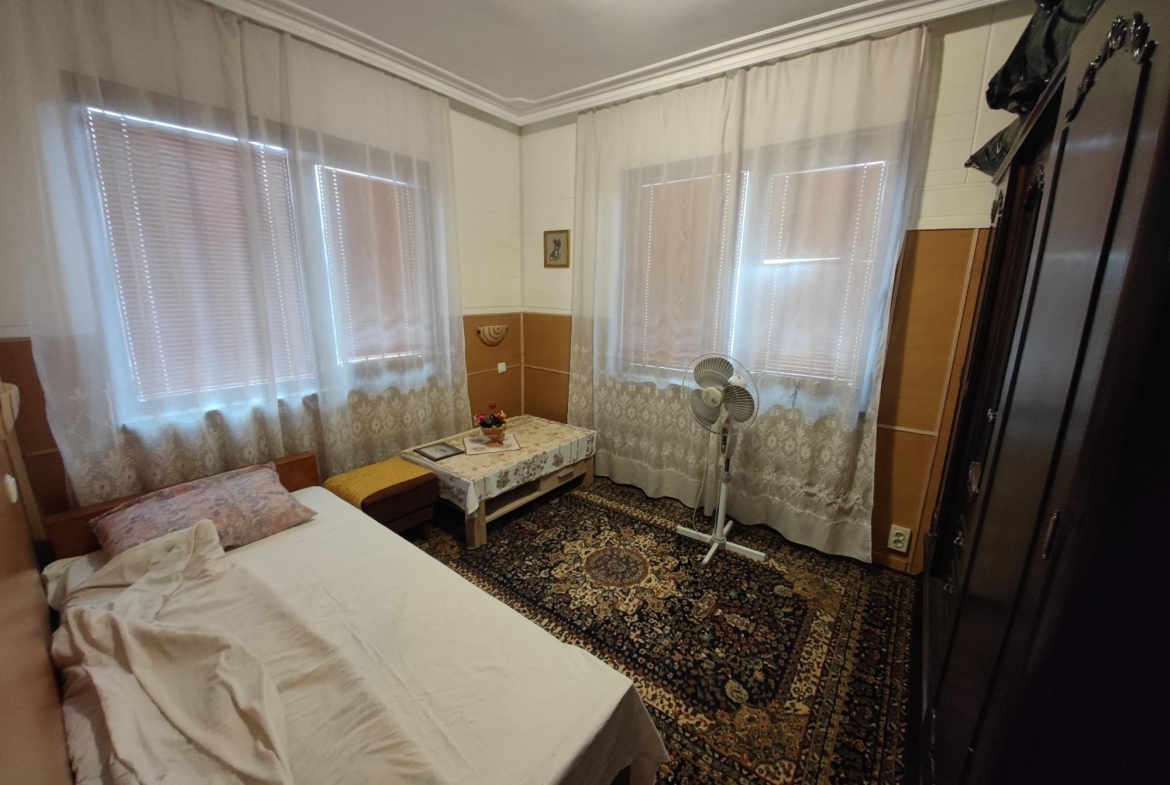 Къща в Центъра на Банкя