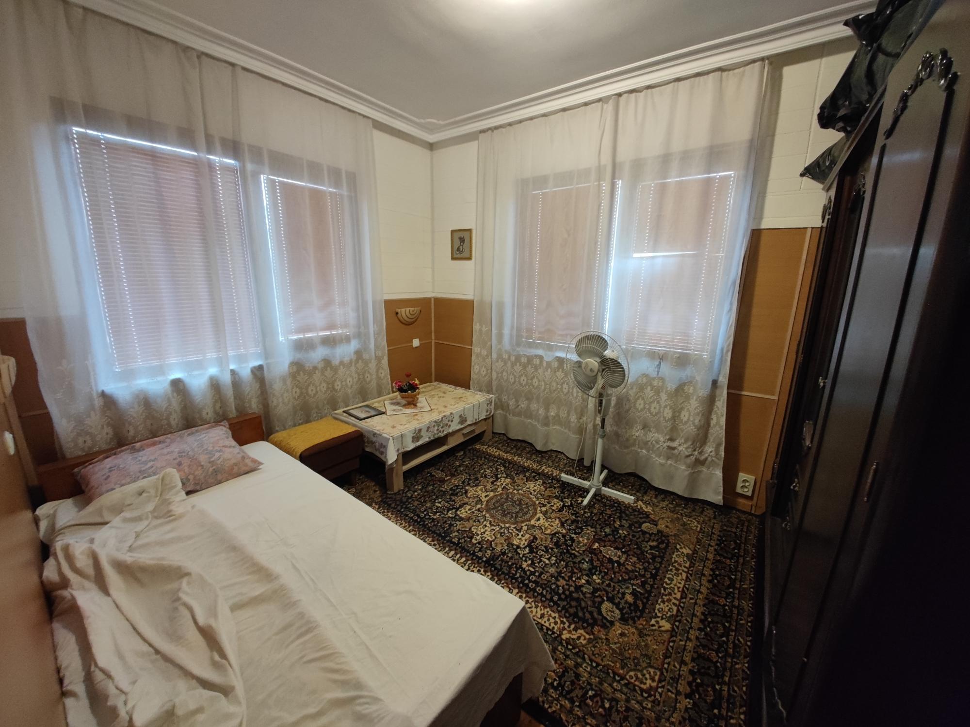 Къща в Центъра на Банкя
