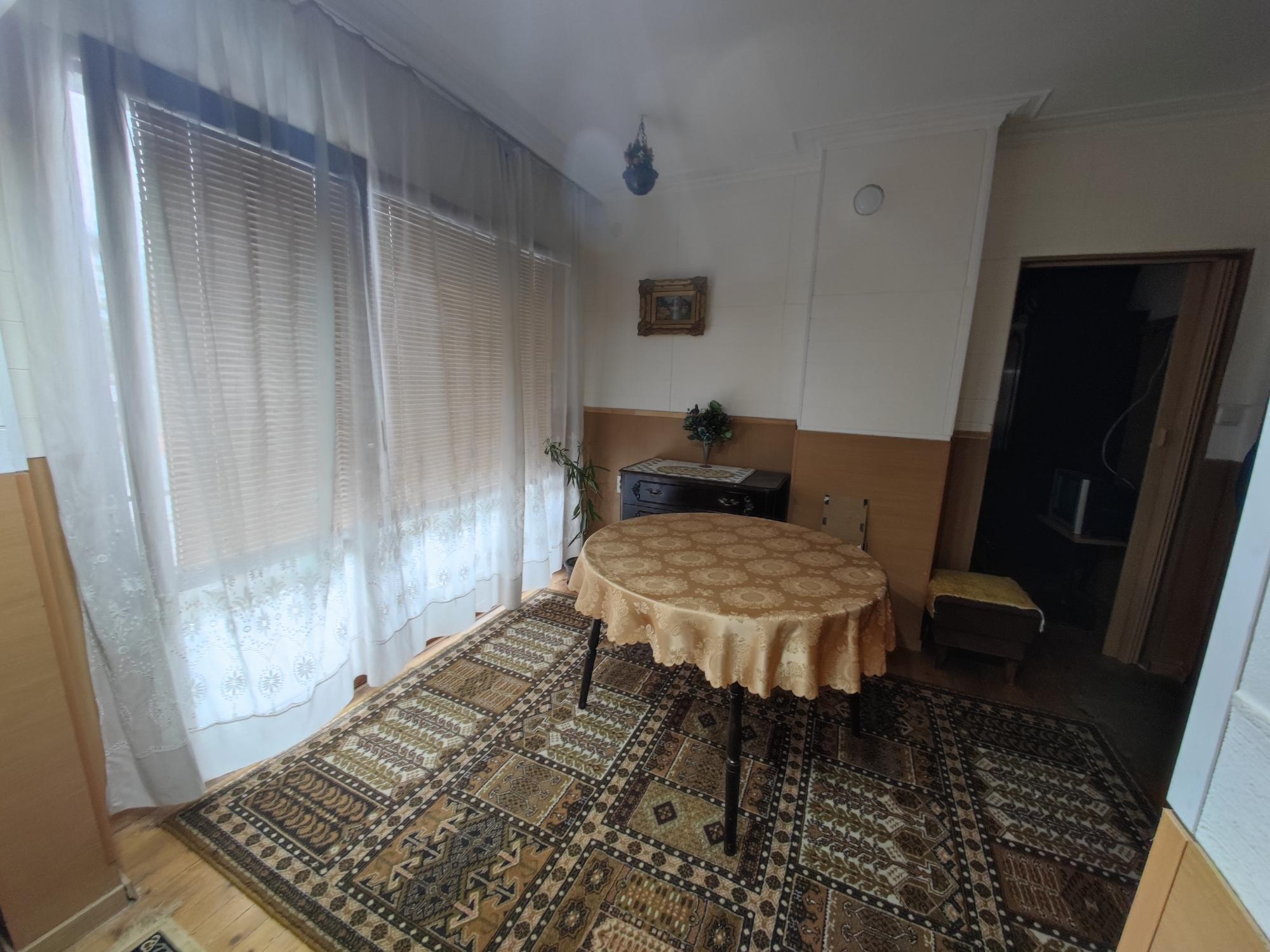 Къща в Центъра на Банкя