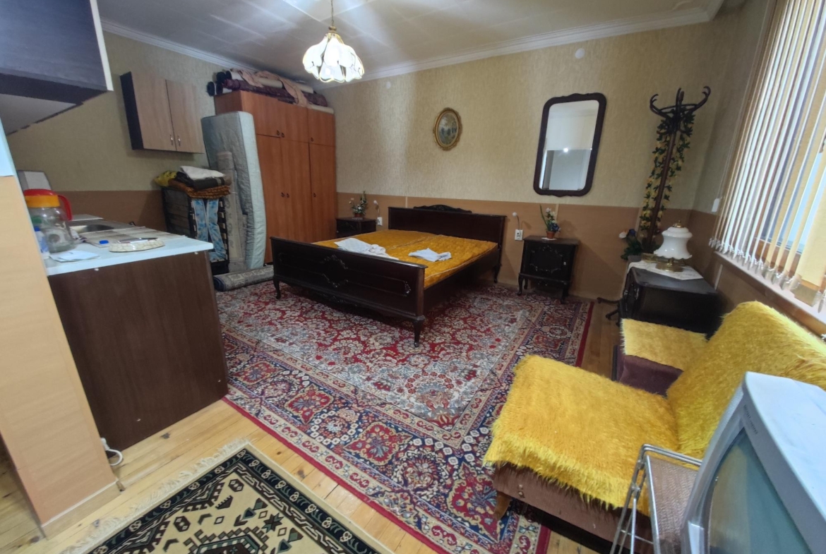 Къща в Центъра на Банкя