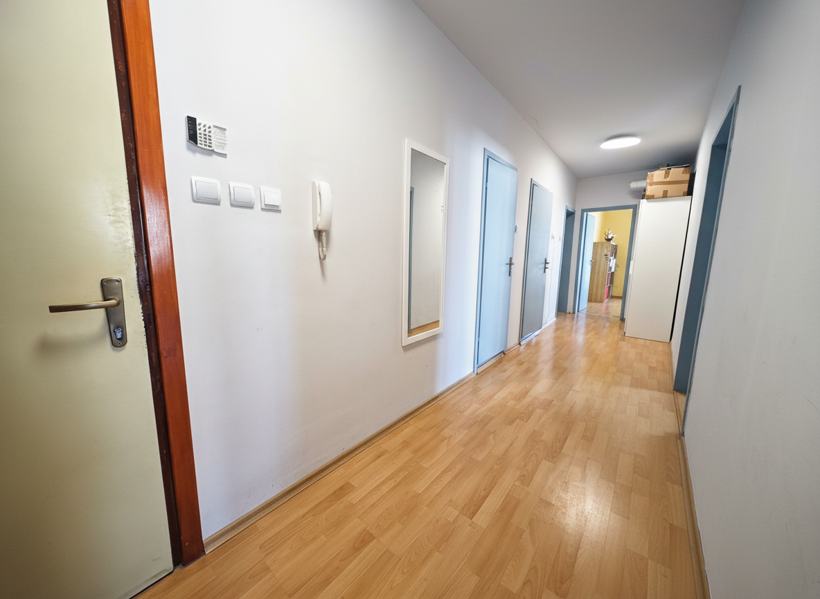 коридор-люлин5 Multifamily unfurnished апартамент in Lyulin