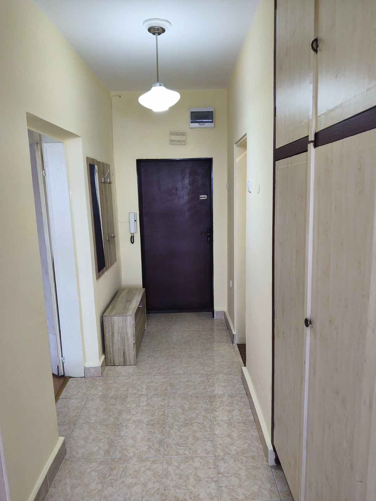 Тристаен апартамент в Сухата река
