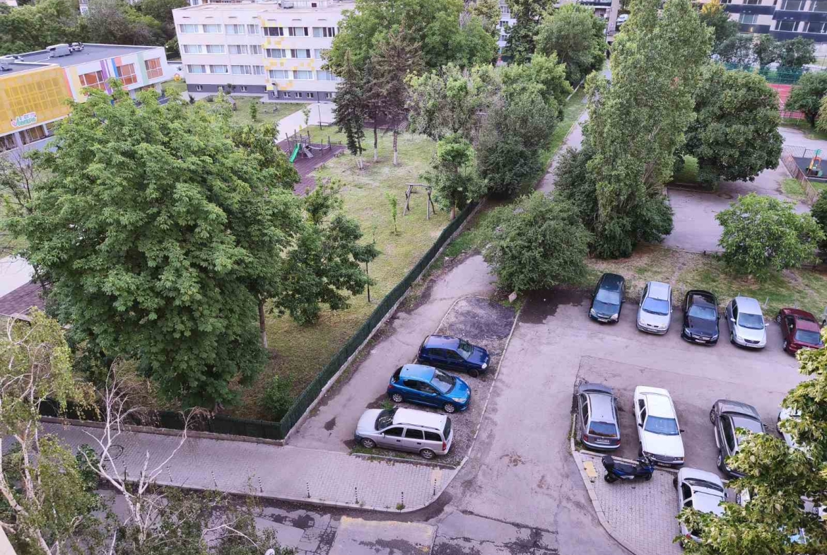 Тристаен апартамент в Сухата река