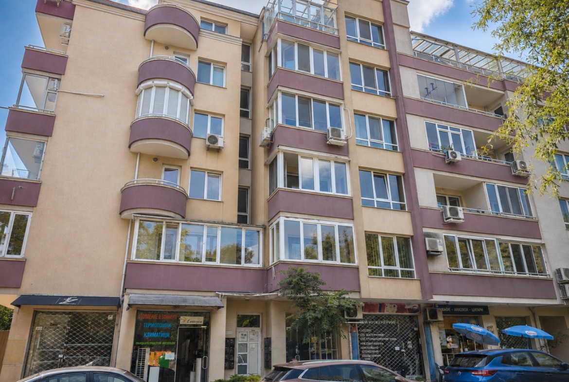 Апартамент под наем в Редута
