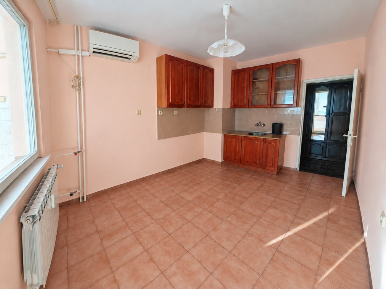 735a2681-5381-4544-a3bd-60c5797d417f Двустаен апартамент под наем в Света Троица